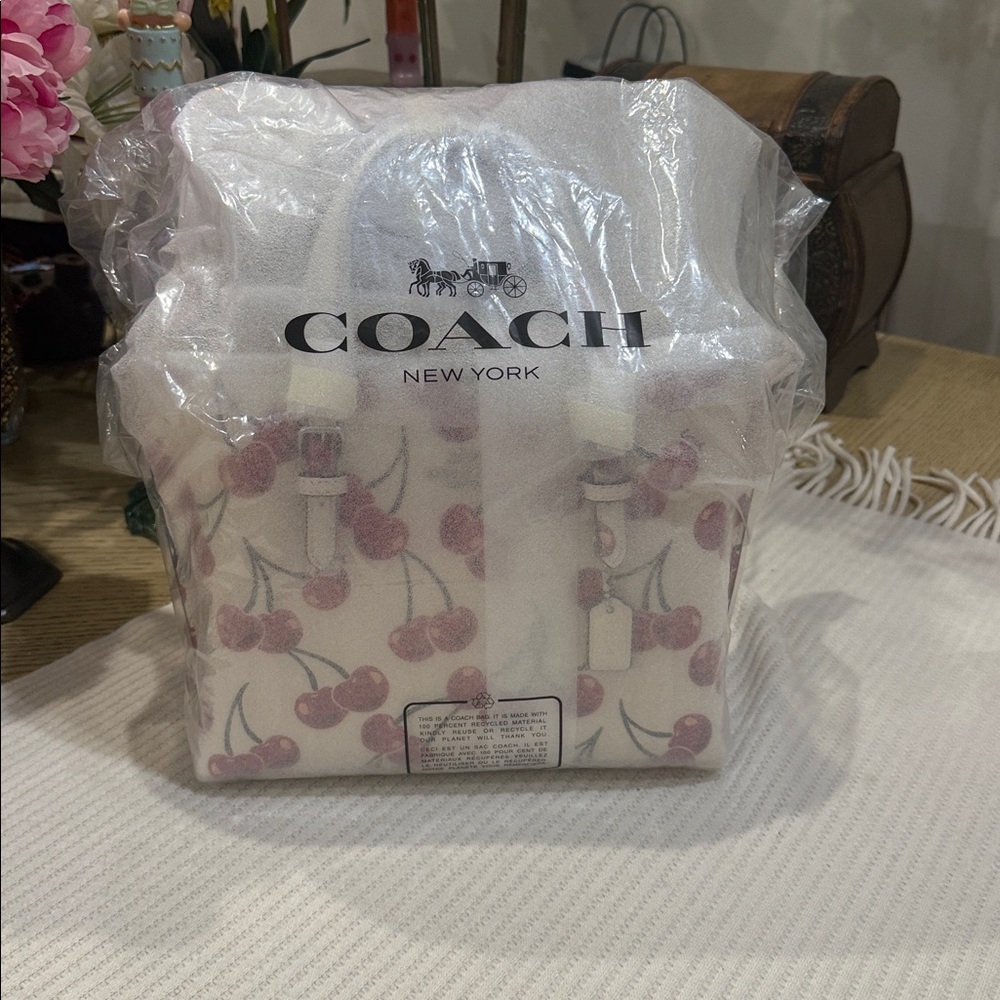 MOLLIE TOTE BAG 25 WITH CHERRY PRINT
Color: SV/Chalk Multi - Picture 16 of 16